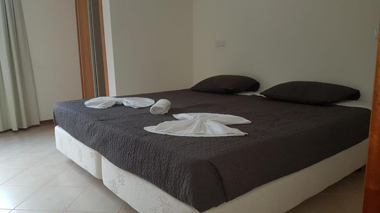 Residencial Lela D'Fermina Hotel Pombas Bagian luar foto